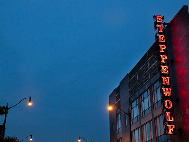 9. Asiste a una obra estelar de la Steppenwolf Theatre Company 9. Asiste a una obra estelar de la Steppenwolf Theatre Company