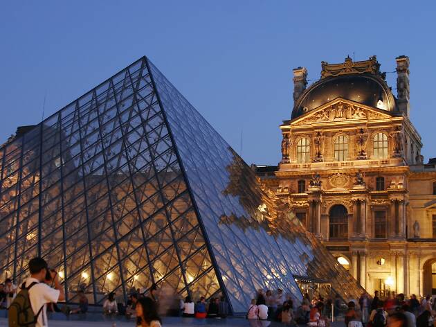 3. Sigue el ejemplo de Beyoncé con un selfie frente a la Mona Lisa del Louvre 3. Sigue el ejemplo de Beyoncé con un selfie frente a la Mona Lisa del Louvre