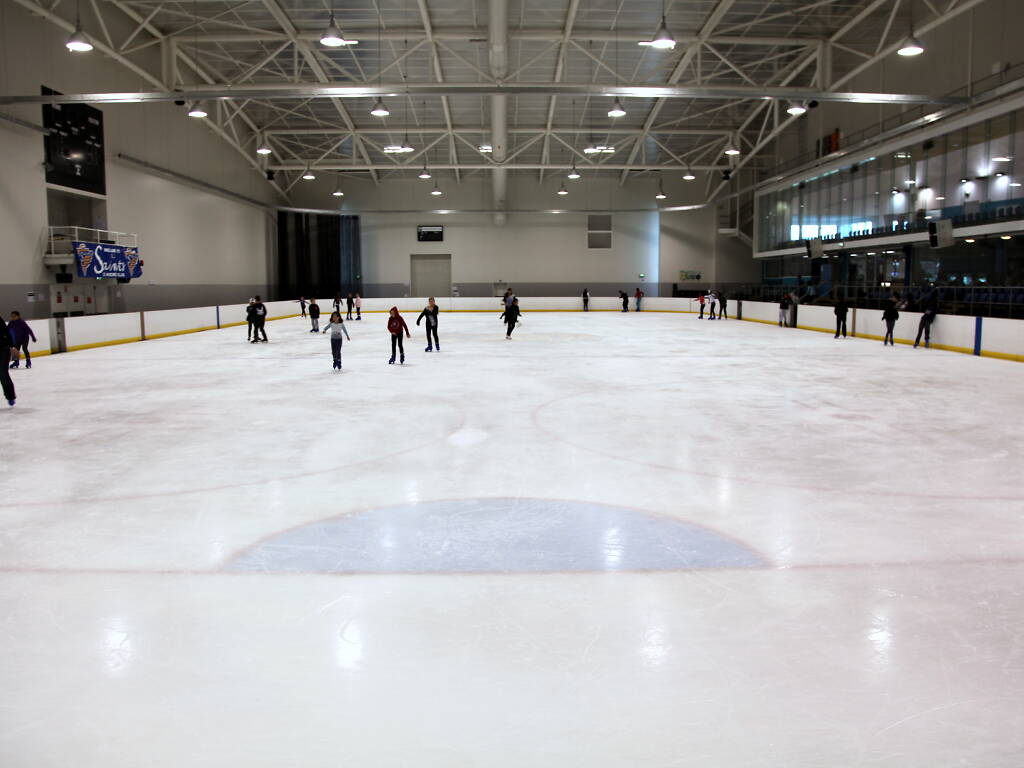 best-places-to-go-ice-skating-in-sydney