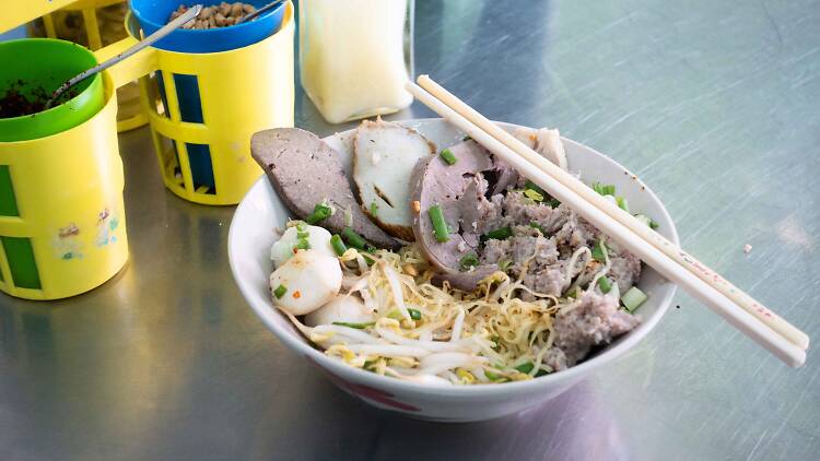 Roong Reung Pork Noodle