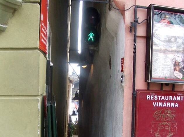 5- La calle más estrecha de Praga 5- La calle más estrecha de Praga