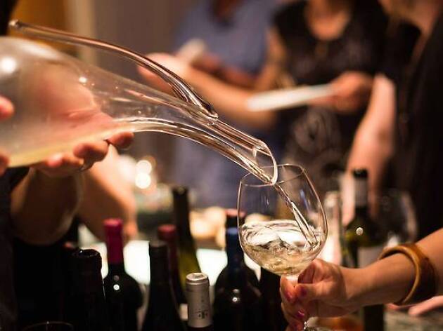 Vins nature, conférences et massages : Sous les pavés la vigne est de retour ce week-end ! Vins nature, conférences et massages : Sous les pavés la vigne est de retour ce week-end !