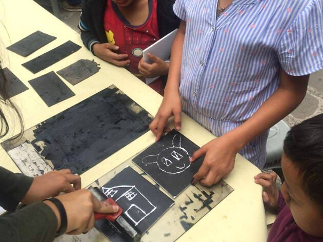 Taller de grabado para niños en el MUNAE Taller de grabado para niños en el MUNAE