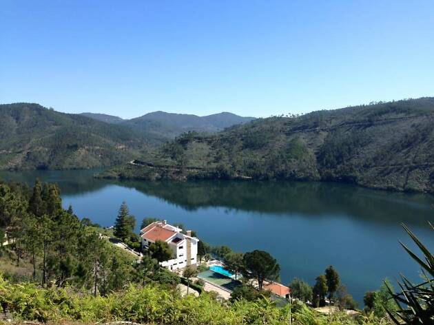 Lago Azul: à descoberta da Albufeira de Castelo do Bode Lago Azul: à descoberta da Albufeira de Castelo do Bode