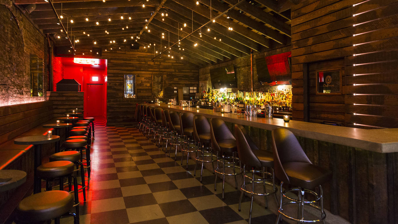34 Best Bars In Chicago You Should Be Drinking At This Week