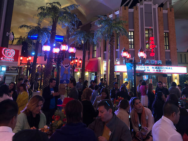 Noche de amigos en KidZania Noche de amigos en KidZania