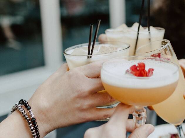 The best bars with free-flow alcohol in Singapore The best bars with free-flow alcohol in Singapore