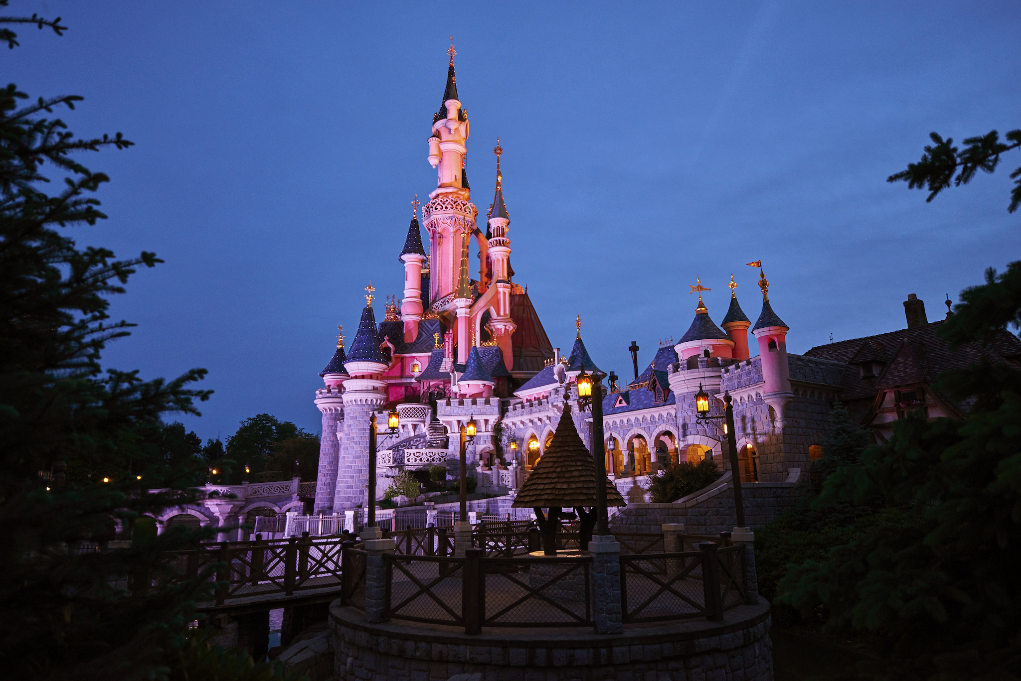 5 reasons why you have to visit Disneyland Paris out of peak season