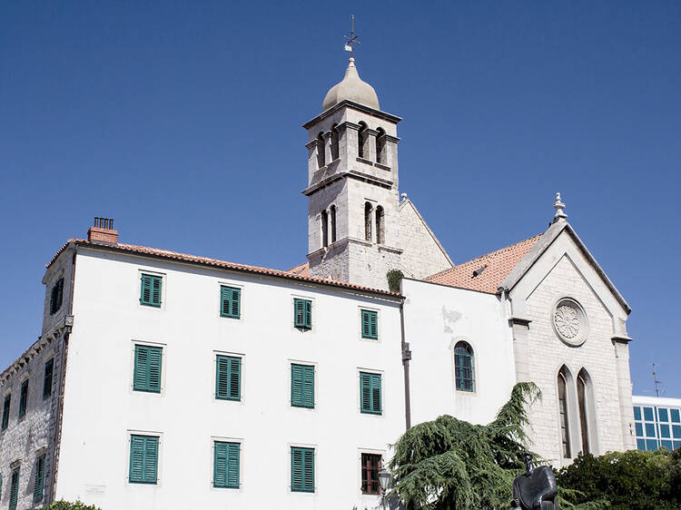 Dander around the Museum of Šibenik