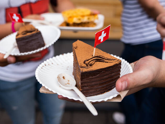 Feria Internacional de las Culturas Amigas 2019 Postre suizo en el área gastronómica de la FICA 2019