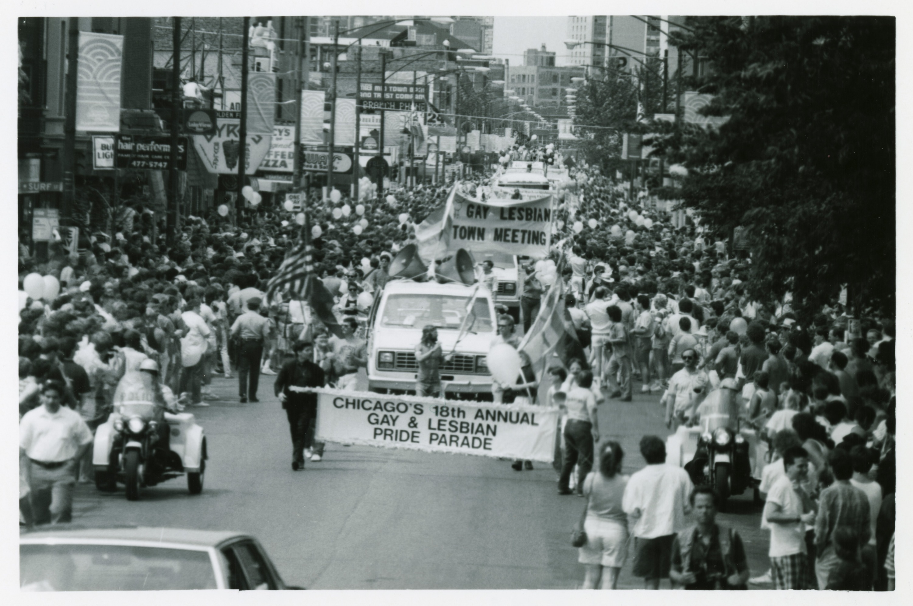 These historical Chicago Pride photos are a rainbow-colored blast from the past