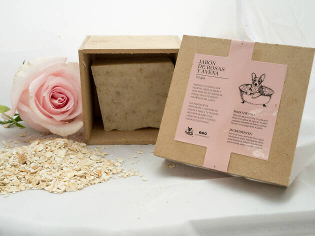 Jabón de avena y rosas para perro Jabón de rosas y avena para perro de Hummus & Soy Sauce
