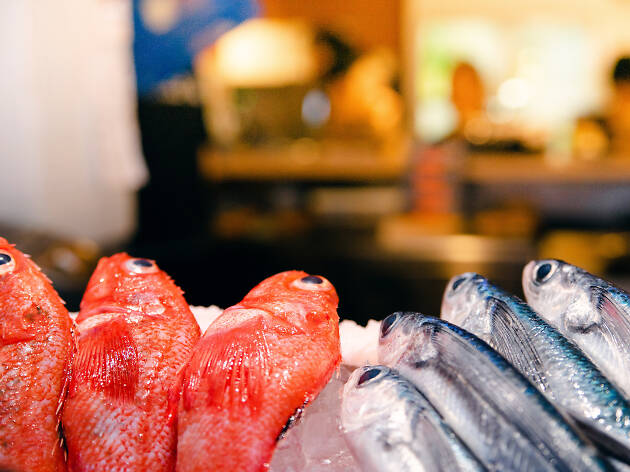 買い手のつかない魚介を味な一品に、「豊洲もったいないプロジェクト」2号店がオープン 買い手のつかない魚介を味な一品に、「豊洲もったいないプロジェクト」2号店がオープン