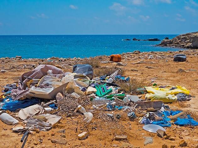 Aquesta és l'alarmant quantitat de plàstic que amenaça la costa de Barcelona La costa de Barcelona, la segona més contaminada del Mediterrani
