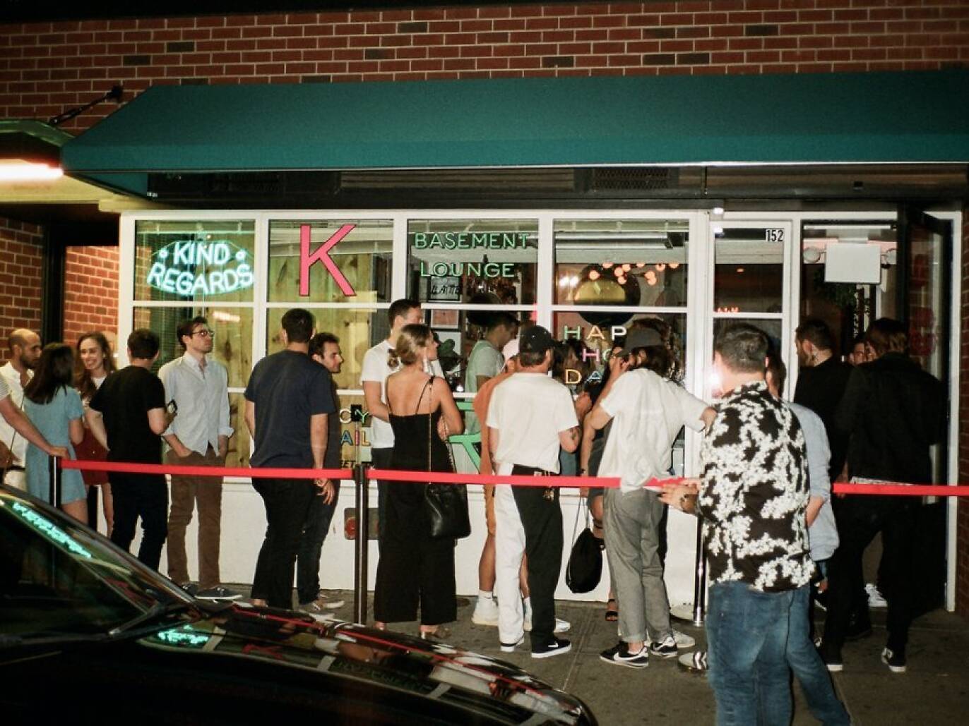 18 Best Lower East Side Bars You Can’t Miss When Going Out