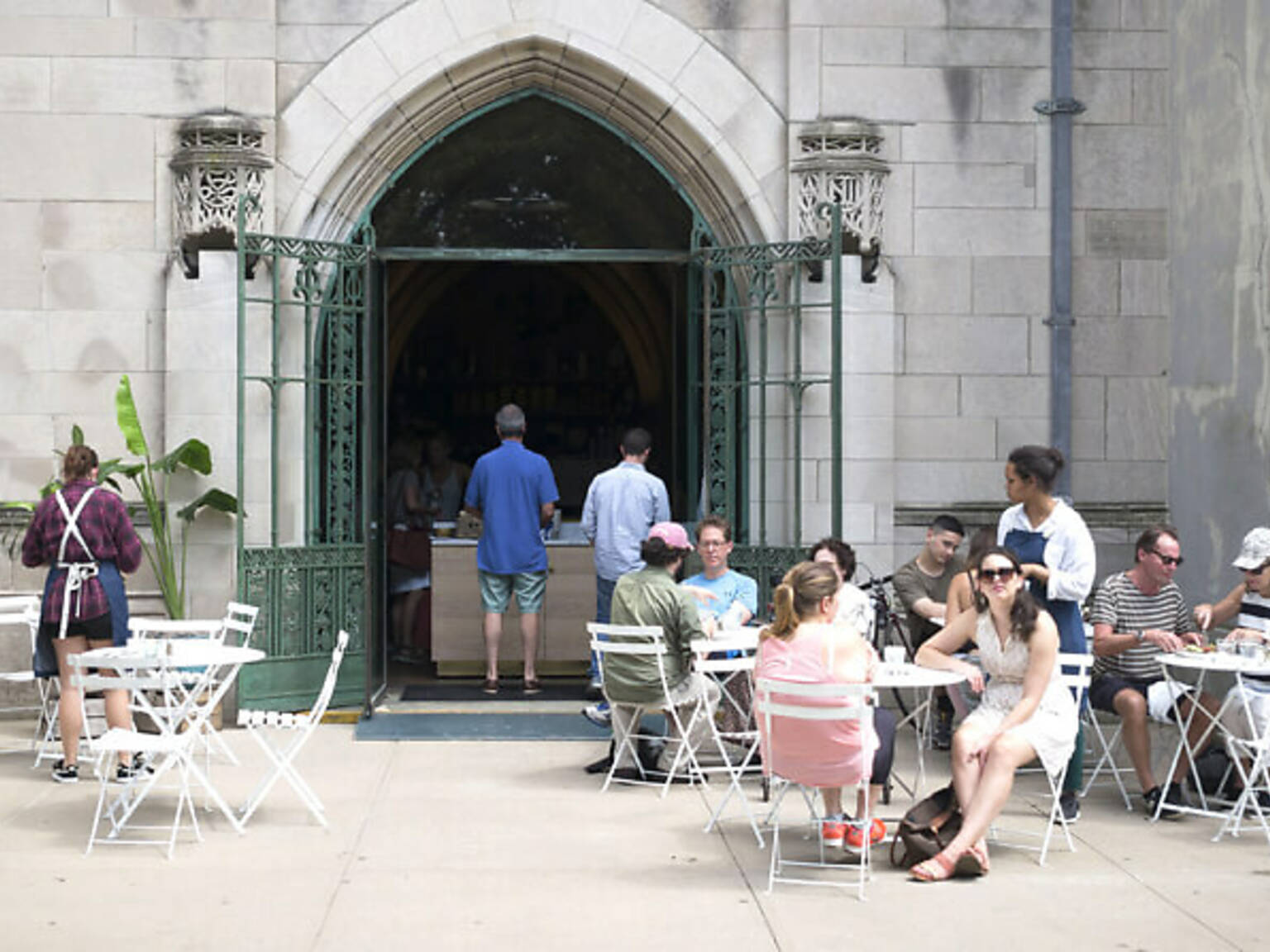 19 Best Outdoor Brunch in NYC You Can't Miss This Season