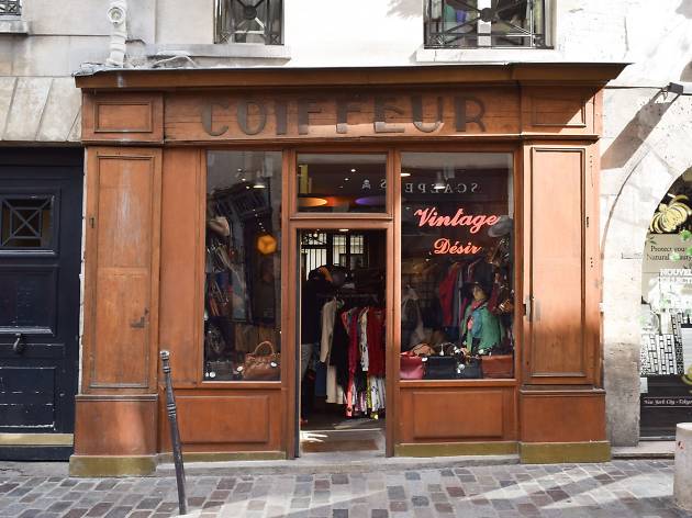 Vintage Desir Shopping In Le Marais Paris