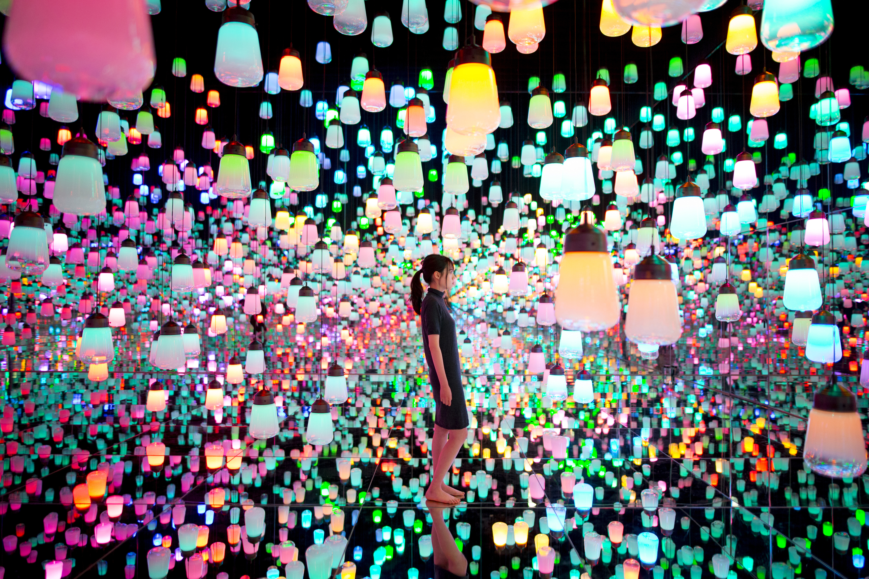 magasin pille veteran Explore Tokyo's teamLab Borderless digital art museum with these videos