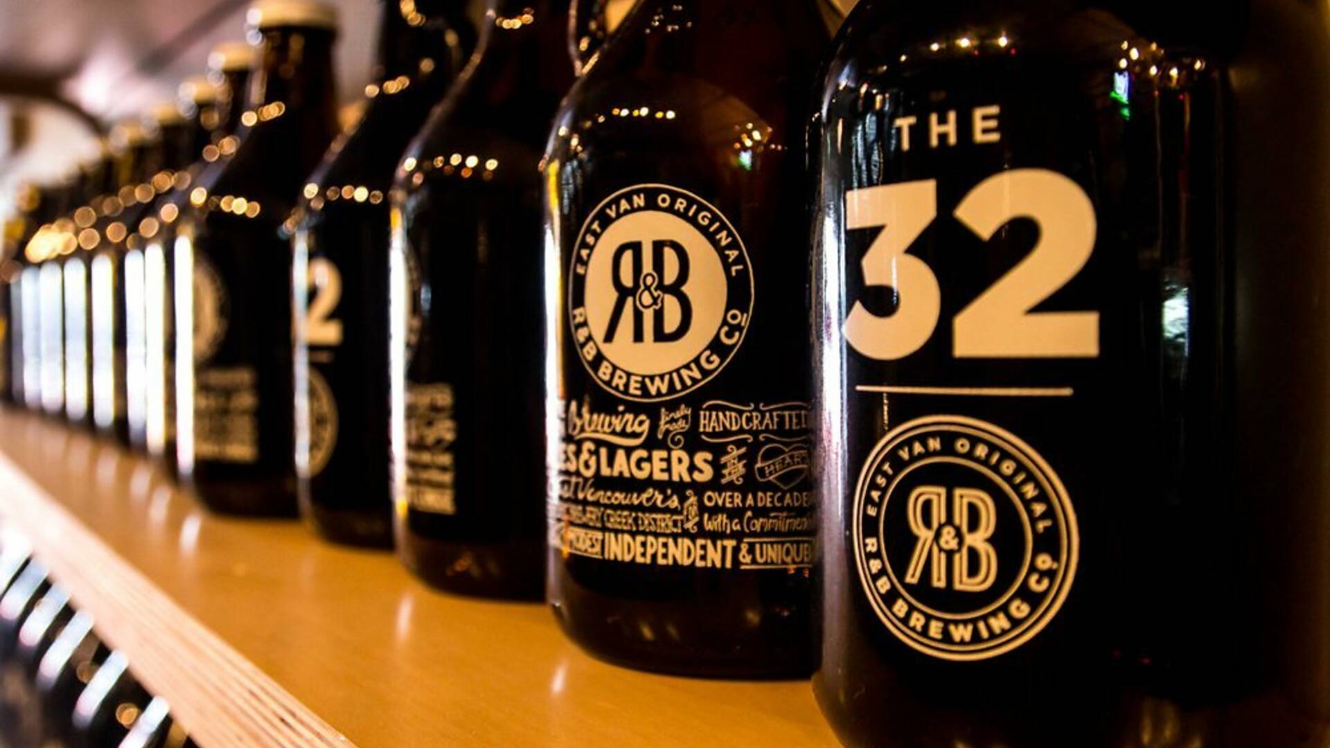 12 Best Bars in Vancouver | Gastown Spots, Rooftop Bars and More