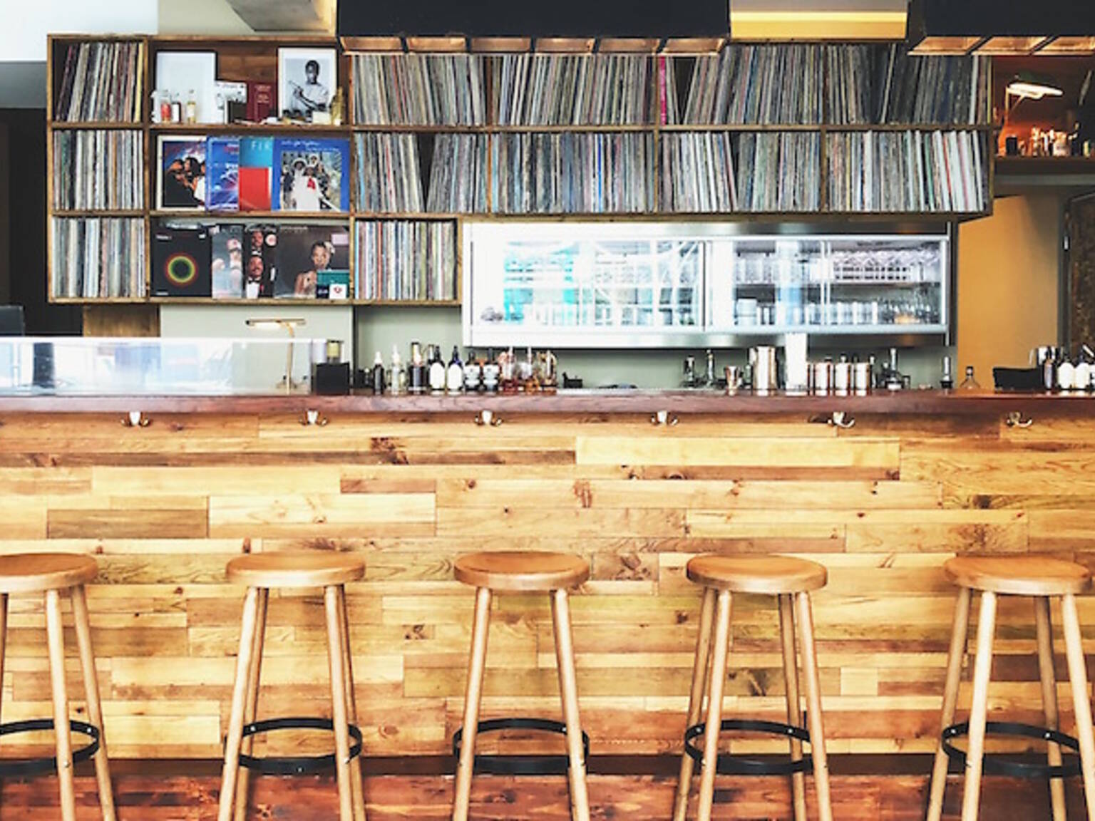 15 Best Cocktail Bars in Paris Right Now