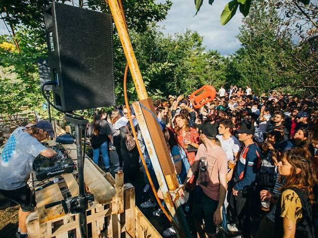 Open air de folie, transhumance, théâtre : la Ferme du Bonheur va régaler tout l'été ! Open air de folie, transhumance, théâtre : la Ferme du Bonheur va régaler tout l'été !