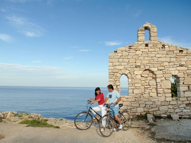 Cycle the St Elyseus route