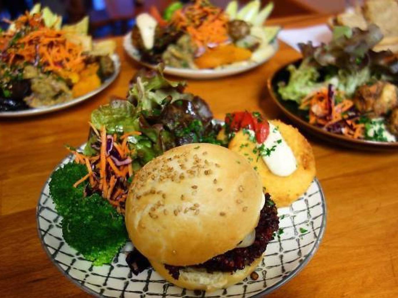 12 Best Vegan and Vegetarian Restaurants in Paris Right Now