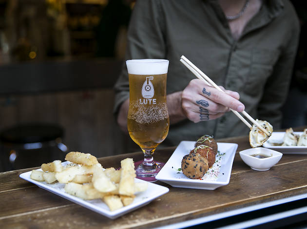 Lute Bar & Bowls Lute Bar & Bowls