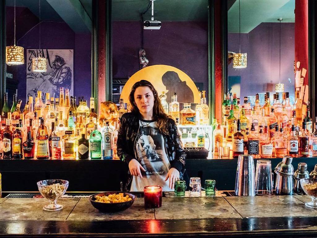 15 Best Dive Bars in Montreal to Grab Cheap Beers and Shots