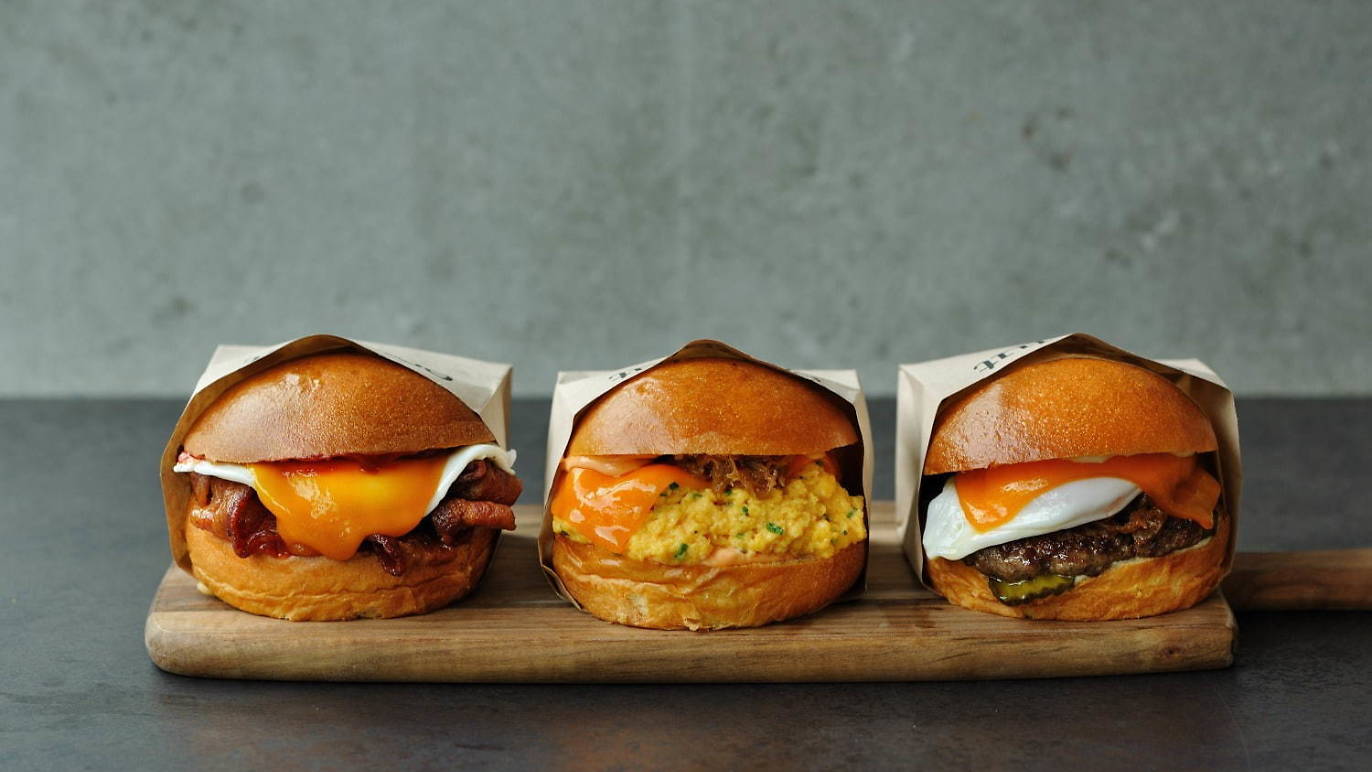 Eggslut Shinjuku Southern Terrace Restaurants in Shinjuku, Tokyo