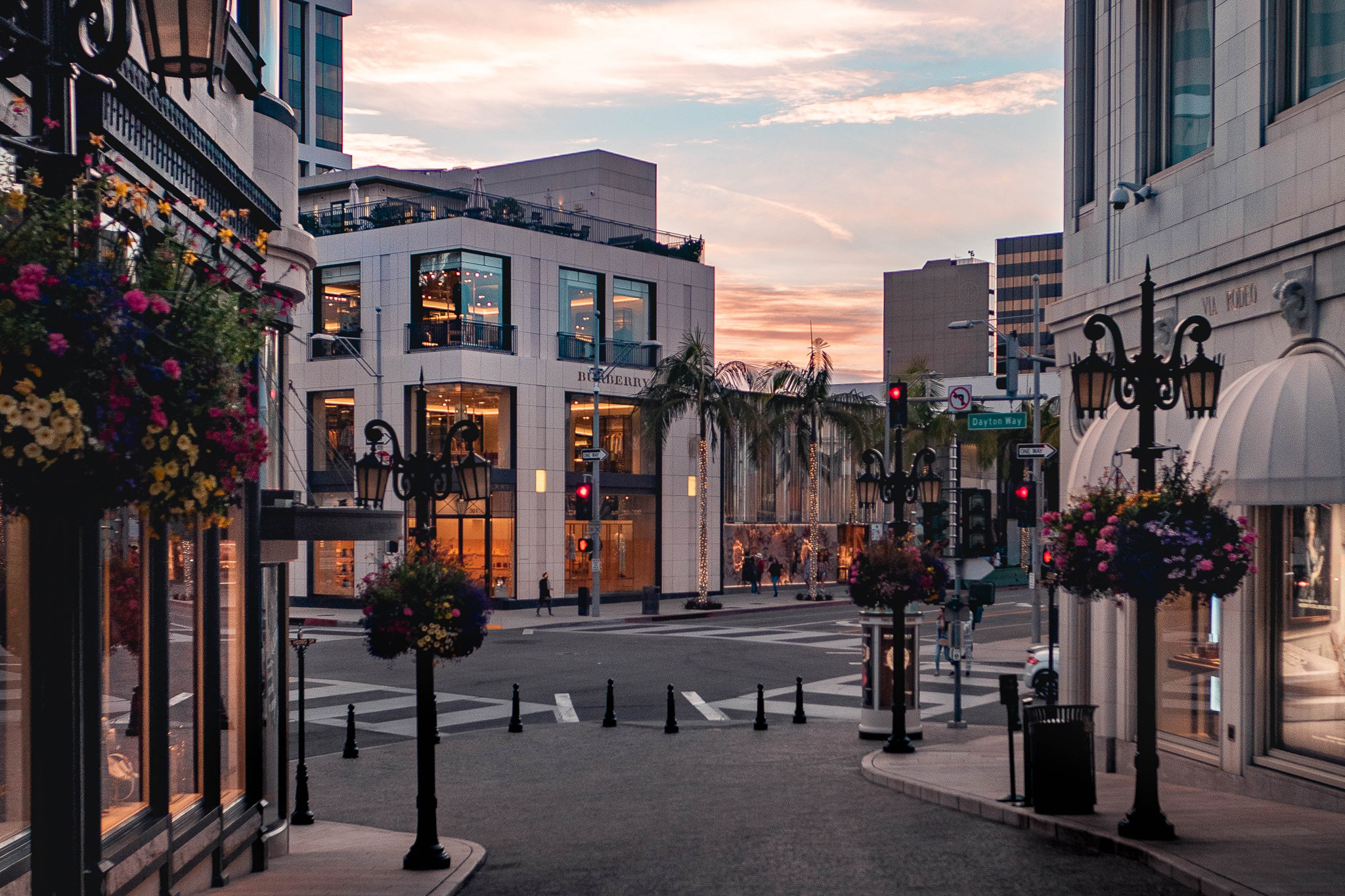 Rodeo Drive in Los Angeles - Tours and Activities