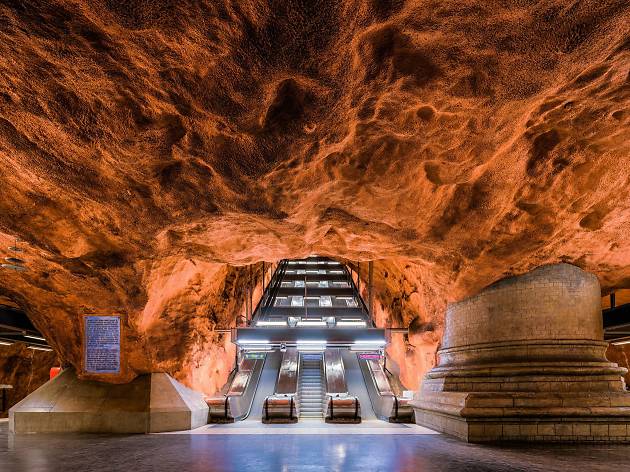 Rådhuset metro station The cavernous insides of Rådhuset metro station