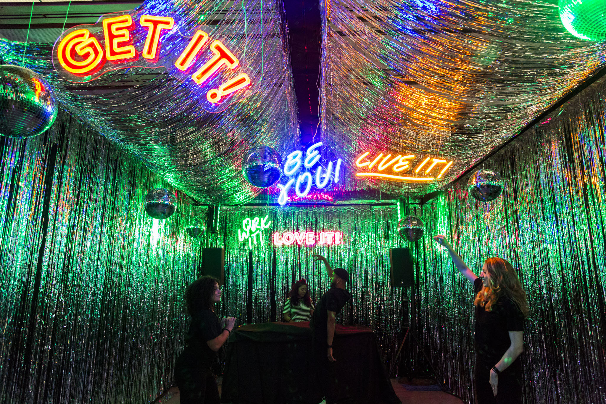 6-amazing-installations-you-need-to-experience-at-29rooms-chicago