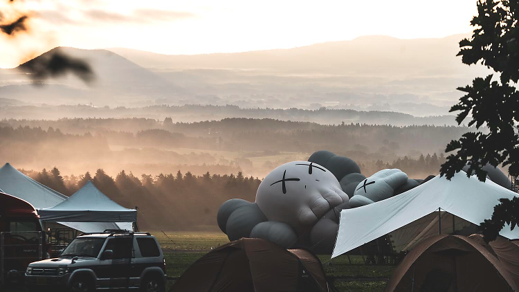 KAWS holiday japan