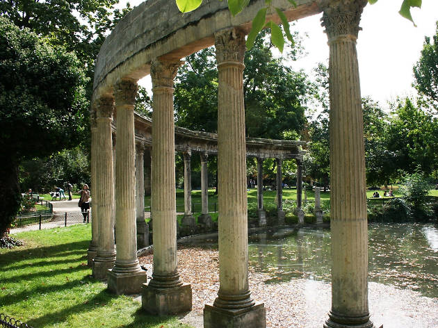 Parc Monceau Columns and a pond in the English-style Parc Monceau