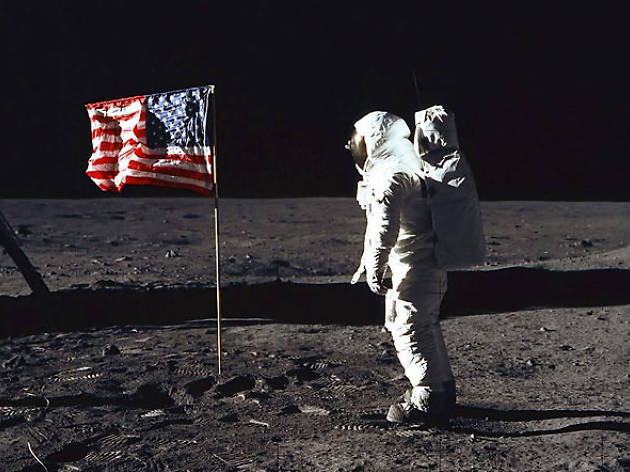 homem na lua, neil armstrong Neil Armstrong chegou à Lua em 1969