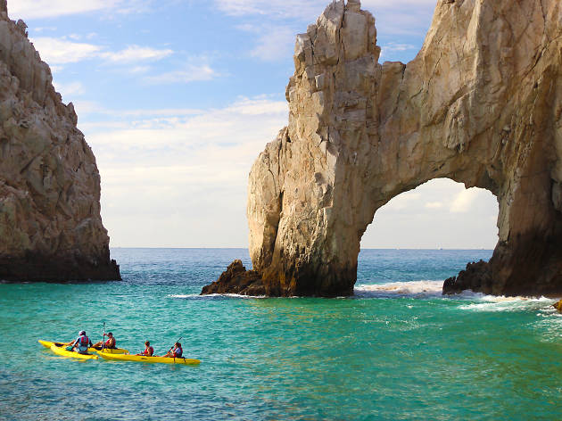 Kayac y snorkel en los Arcos Descubre arriba del kayac y con ayuda del snorkel el Arco de Los Cabos San Lucas