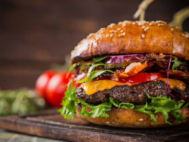 Cata de hamburguesas y cervezas artesanales Acompaña tus hamburguesas guarniciones y cervezas