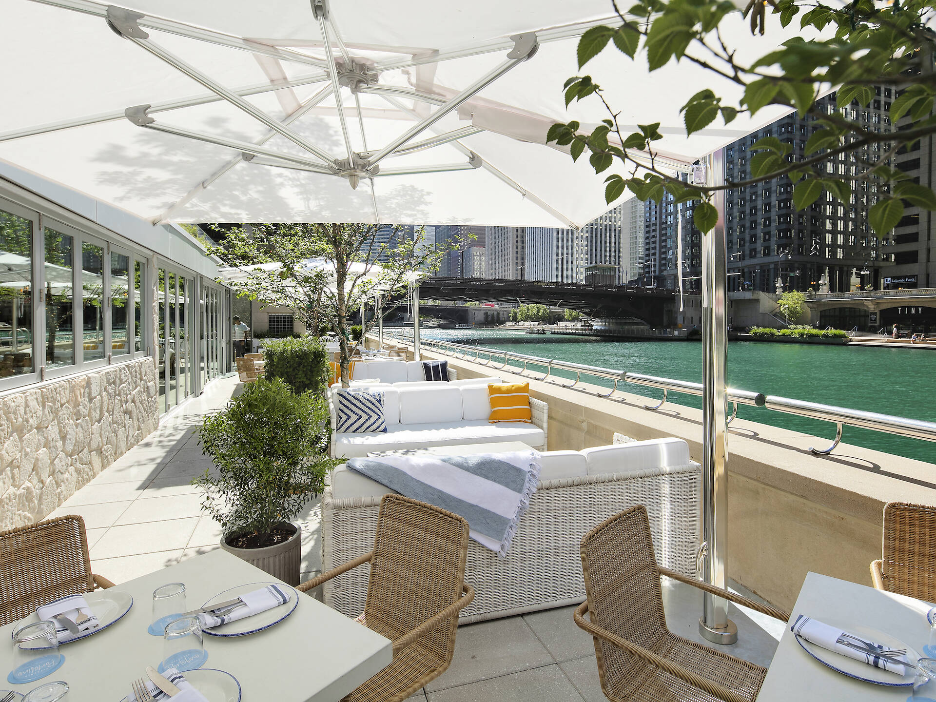 32 Best Chicago Riverwalk and Waterfront Restaurants for Outdoor Dining