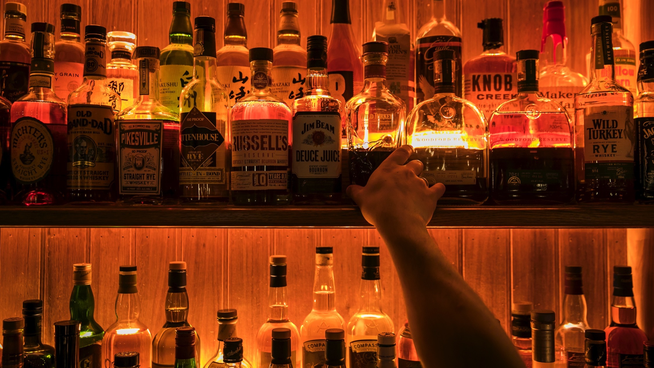 Sydney bars can now sell alcohol for takeaway and home delivery