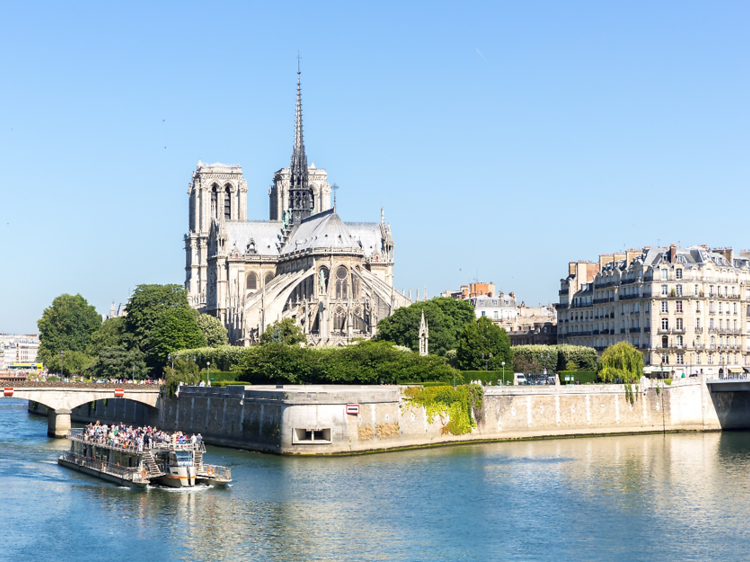 Bateaux Parisiens River Cruise