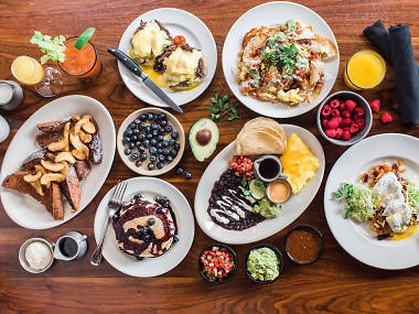 16 Best Bottomless Brunches in Chicago You Must Try This Weekend 16 Best Bottomless Brunches in Chicago You Must Try This Weekend