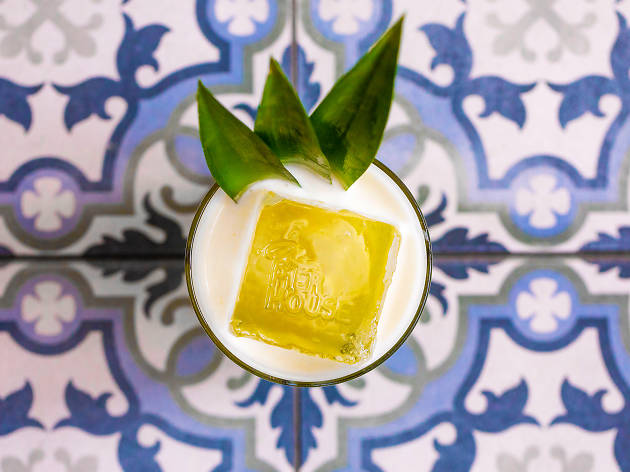 The Pier House in Venice cocktail bar restaurant