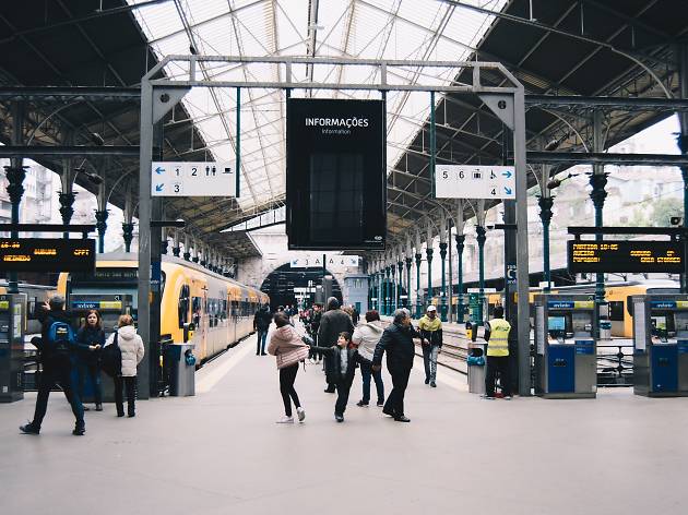 Porto Station Market O parque norte da estação de São Bento transformou-se num pólo gastronómico e cultural