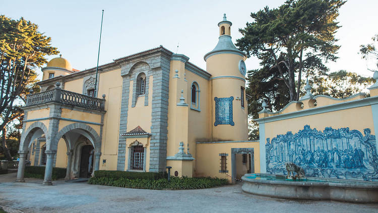 Museu, Cascais, Condes de Castro Guimarães
