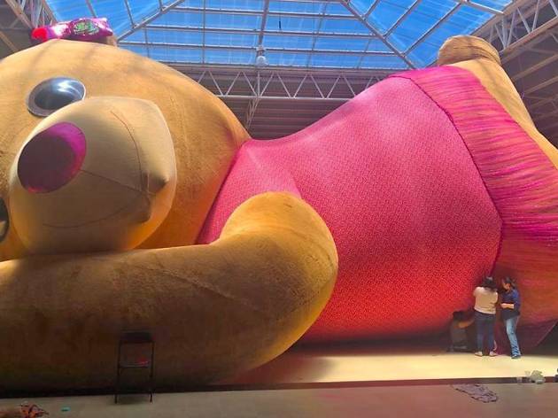 Xonita, la osa de peluche más grande del mundo Xonita, la osa de peluche más grande del mundo