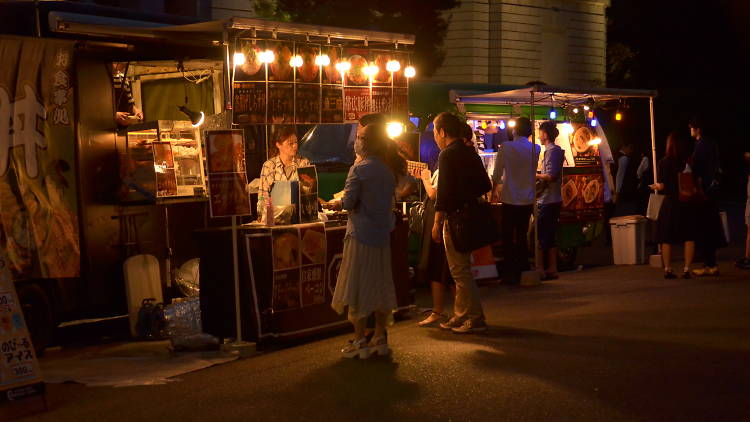 博物館で野外シネマ3