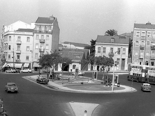 Cruz dos Quatro Caminhos Rua dos Sapadores