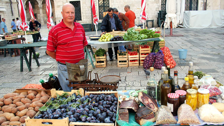 Gundulićeva poljana Market