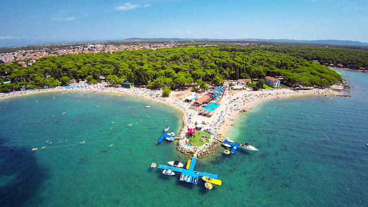 Chill at Crvena Luka beach